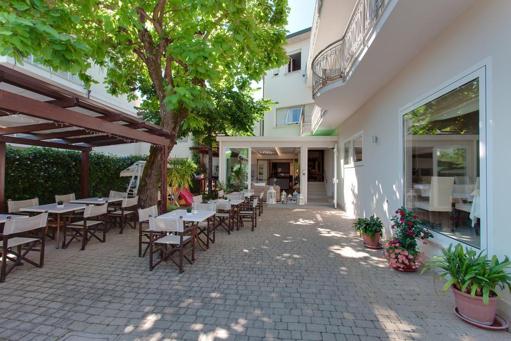 B&B Airone Cervia - Camere E Appartamenti Εξωτερικό φωτογραφία